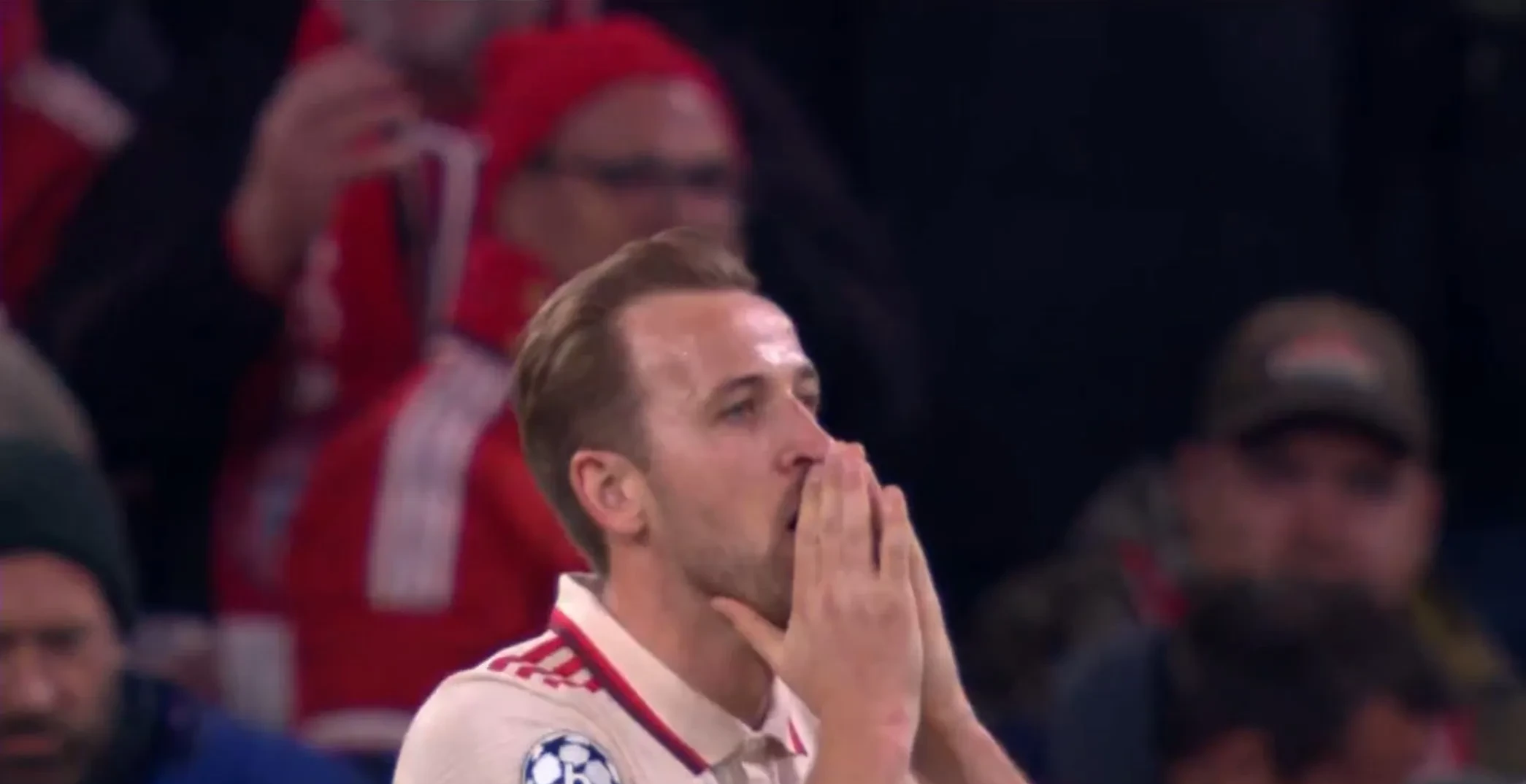 IG不断突破!,凯恩连续十场比赛得分超过败北观众掌声雷动的简单介绍