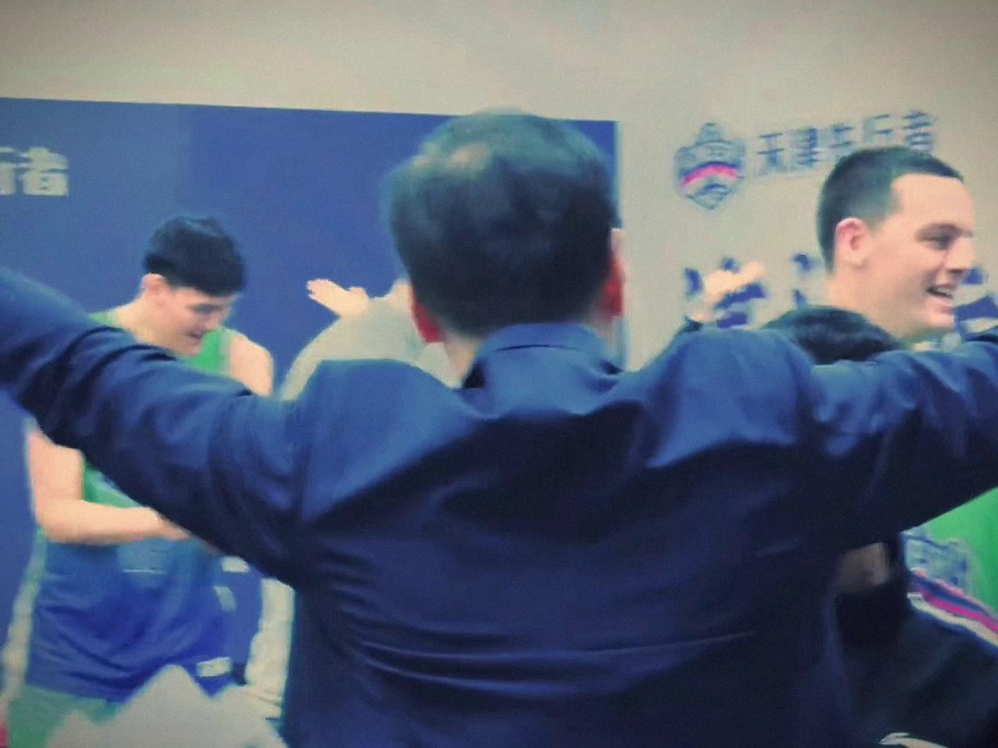 包含转折点！武汉三镇更衣室发声，CBA季后赛窗口期攻防权衡，态度坚定，更衣室氛围转暖的词条